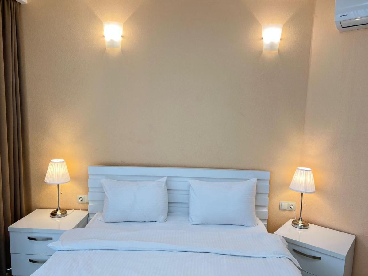 Holiday Lux Sea Towers באטומי מראה חיצוני תמונה