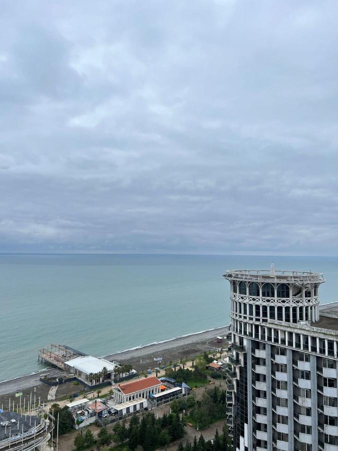Holiday Lux Sea Towers באטומי מראה חיצוני תמונה